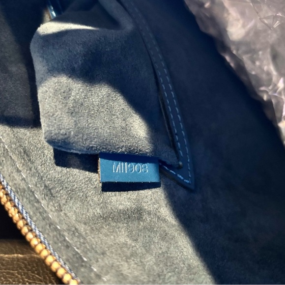 LOUIS VUITTON Alma Epi - Picture 10 of 13